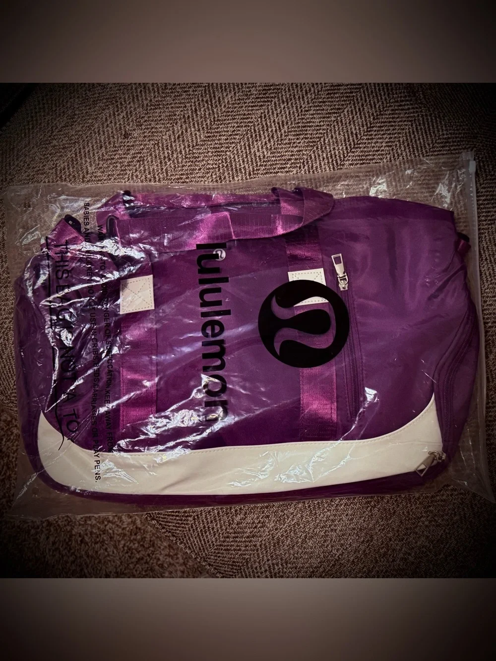 Lululemon Plum and White Athletic/Travel Duffle & Shoe Storage - NEW! - Picture 4 of 6